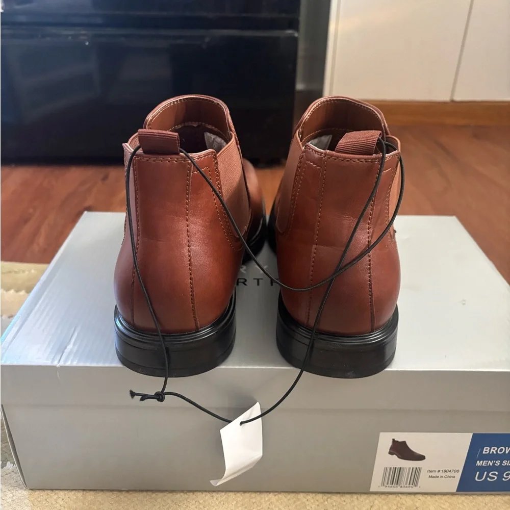 Perry Ellis Chestnut Brown Leather Ankle Boots Size 9 NIB